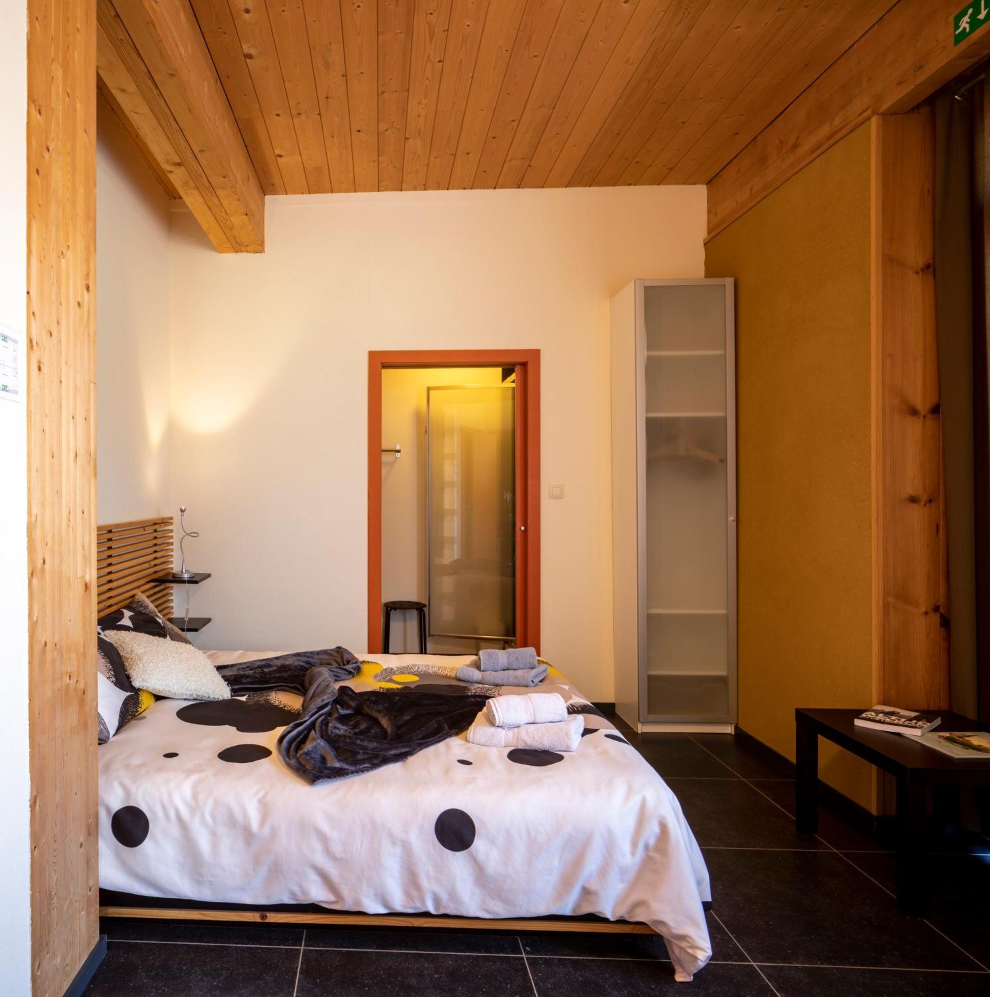 B&B Casa De Paja Синт-Тройден Екстериор снимка