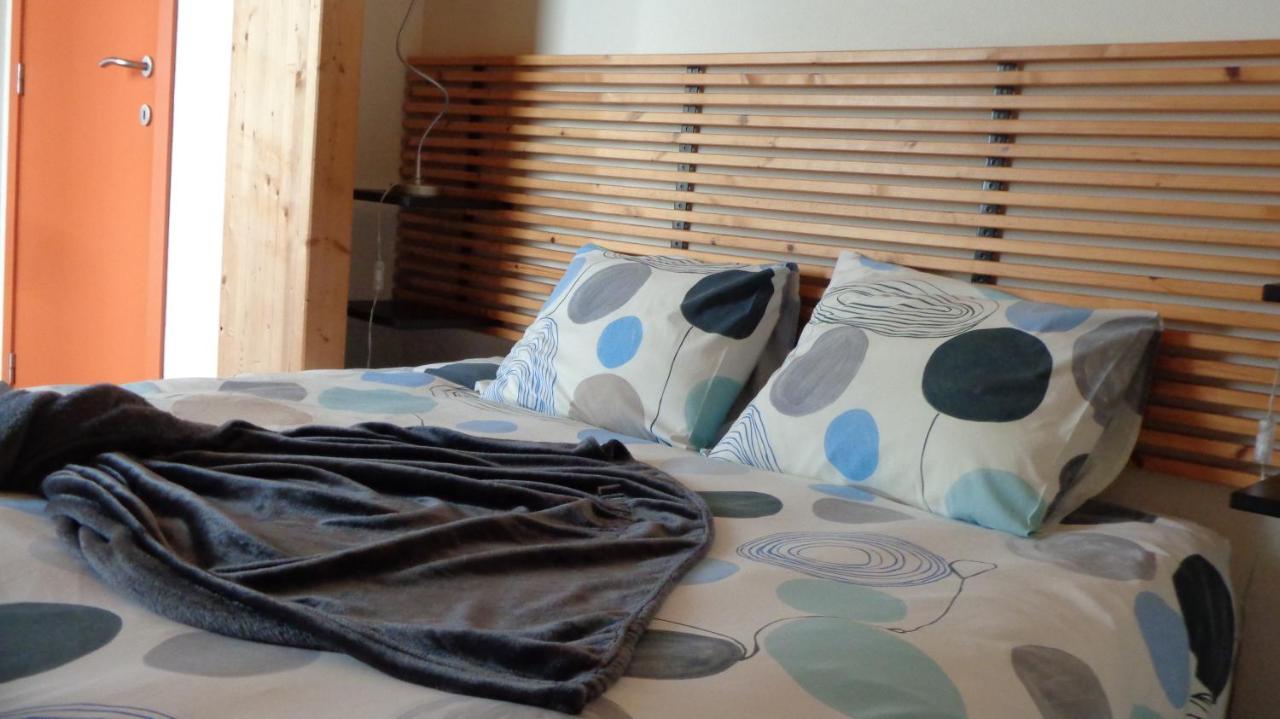 B&B Casa De Paja Синт-Тройден Екстериор снимка